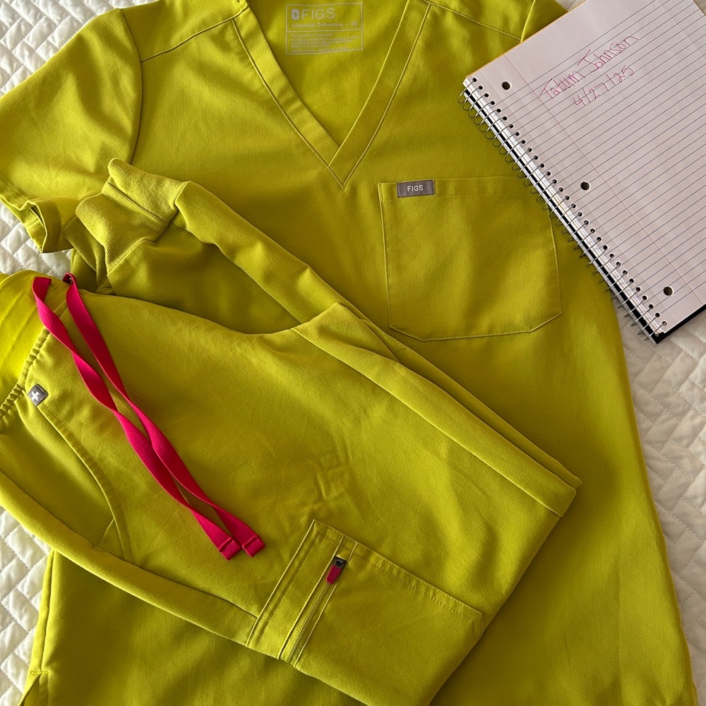 Figs Limeade Scrub Set